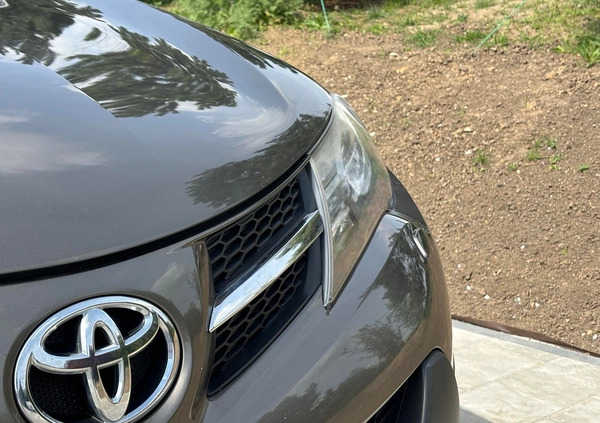 Toyota RAV4 cena 59900 przebieg: 235000, rok produkcji 2013 z Stąporków małe 106